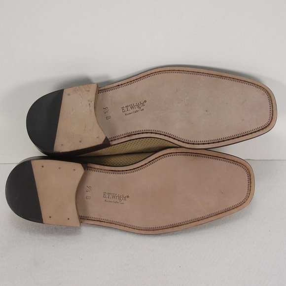 NEW E.T. WRIGHT BEIGE NUBUCK LEATHER LOAFERS 9.5 B